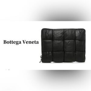 Bottega Veneta black padded woven leather zipper document laptop case New Unisex
